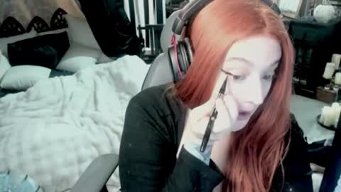 Snapshot of batstarial chatting on 12-05-25, 06:33 Audrey online show from 12-05-25, 06:33