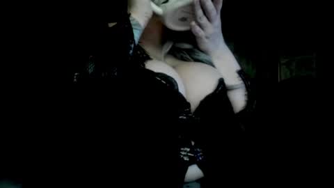 Snapshot of batstarial chatting on 12-16-25, 11:43 Audrey online show from 12-16-25, 11:43