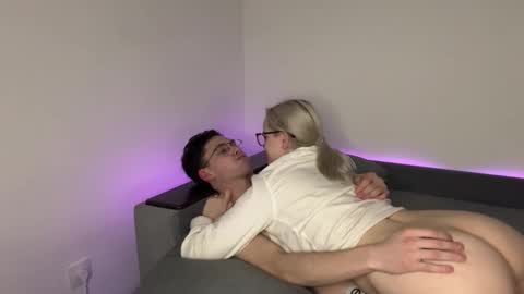 Snapshot of bawdycouple chatting on 11-20-25, 01:44 Max and Bella online show from 11-20-25, 01:44