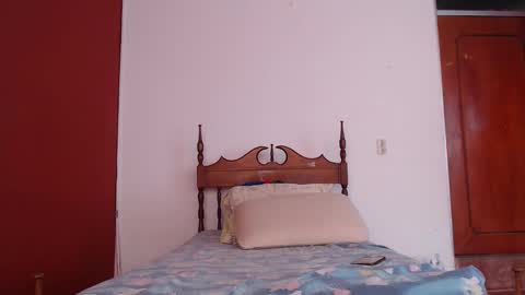 Snapshot of bayonette_black chatting on 09-24-25, 12:08 bayonette_black online show from 09-24-25, 12:08