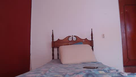 Snapshot of bayonette_black chatting on 09-25-25, 12:42 bayonette_black online show from 09-25-25, 12:42