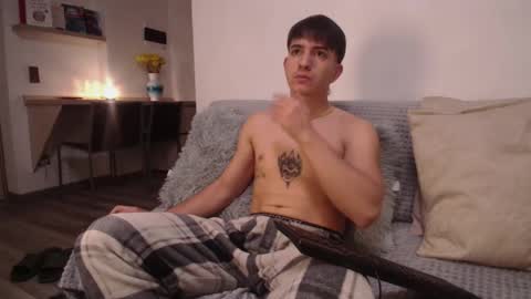 Snapshot of bayron_77 chatting on 01-06-26, 04:05 Bayron online show from 01-06-26, 04:05