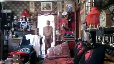 Snapshot of bazzasworld chatting on 02-10-26, 02:48 Bazza online show from 02-10-26, 02:48