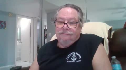 Snapshot of bbb1952 chatting on 01-13-26, 03:06 Single Grandpa in Florida. Love to C2C and have Fun Privately online show from 01-13-26, 03:06