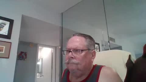 Snapshot of bbb1952 chatting on 02-11-26, 08:36 Single Grandpa in Florida. Love to C2C and have Fun Privately online show from 02-11-26, 08:36