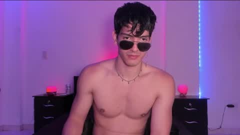 Valentino online show from 01-25-25, 09:14