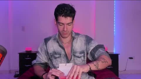 Valentino online show from 03-02-25, 01:04