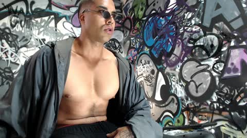 Snapshot of bbc_monster1 chatting on 01-04-25, 09:41 Justin online show from 01-04-25, 09:41