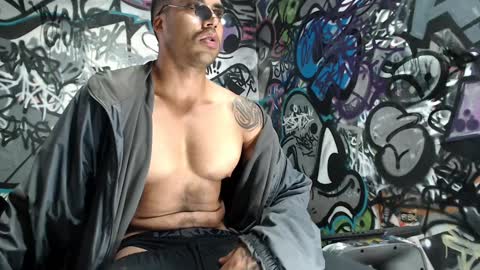 Snapshot of bbc_monster1 chatting on 01-07-25, 08:21 Justin online show from 01-07-25, 08:21