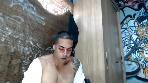 Snapshot of bbc_monster1 chatting on 11-26-25, 08:21 Justin online show from 11-26-25, 08:21