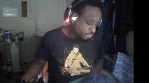 rocker n queen online show from 10-30-25, 04:19