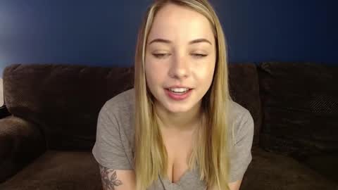 Snapshot of bbgirlnextdoor chatting on 11-10-25, 07:24 bbgirlnextdoor online show from 11-10-25, 07:24