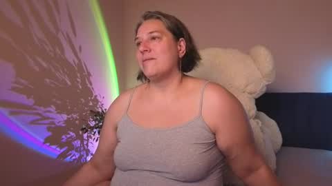 Snapshot of bbw_goddes chatting on 07-04-26, 03:45 Love online show from 07-04-26, 03:45