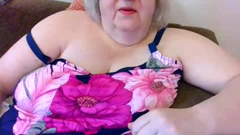 Snapshot of bbwflirty chatting on 04-05-26, 05:32 bbwflirty online show from 04-05-26, 05:32