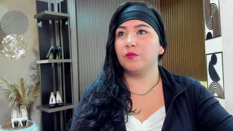 Snapshot of bbwluxurymuse chatting on 05-04-26, 11:17 bbwluxurymuse online show from 05-04-26, 11:17