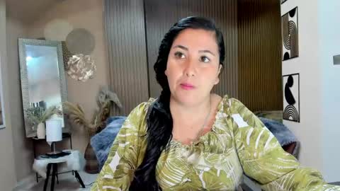 Snapshot of bbwluxurymuse chatting on 06-01-26, 11:34 bbwluxurymuse online show from 06-01-26, 11:34