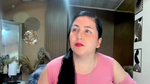 Snapshot of bbwluxurymuse chatting on 06-04-26, 11:16 bbwluxurymuse online show from 06-04-26, 11:16