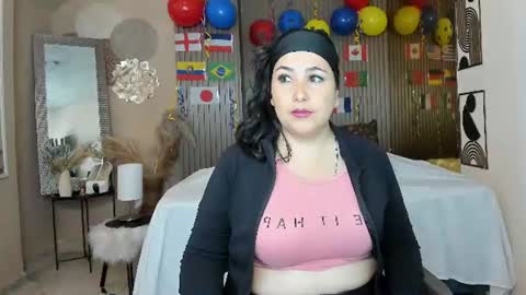 Snapshot of bbwluxurymuse chatting on 06-13-26, 11:30 bbwluxurymuse online show from 06-13-26, 11:30