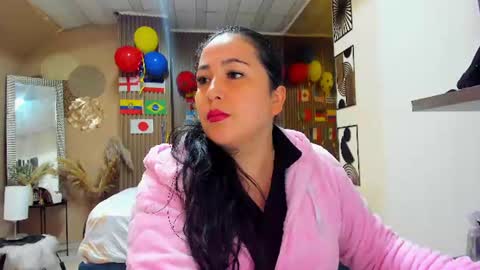 Snapshot of bbwluxurymuse chatting on 06-17-26, 11:34 bbwluxurymuse online show from 06-17-26, 11:34