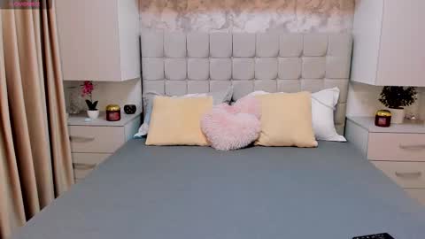 Snapshot of bbylarra chatting on 11-14-25, 06:12 larra online show from 11-14-25, 06:12