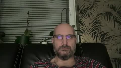 Snapshot of bcbg68 chatting on 11-30-25, 10:41 bcbg68 online show from 11-30-25, 10:41