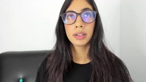 daniela villamizar online show from 12-12-24, 05:48