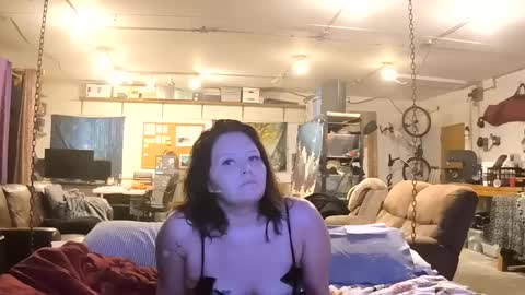 Snapshot of bdeunltd chatting on 09-22-25, 05:15 bdeunltd online show from 09-22-25, 05:15