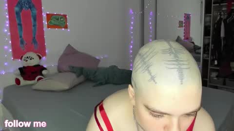 Snapshot of be_lek chatting on 10-19-25, 11:00 Enigma online show from 10-19-25, 11:00