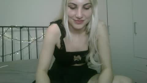 Snapshot of bea_trix77 chatting on 01-27-25, 07:13 Yours sweet Bea 3 online show from 01-27-25, 07:13
