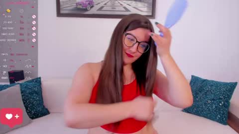 Snapshot of beachcrazy chatting on 04-01-26, 01:12 Lola online show from 04-01-26, 01:12