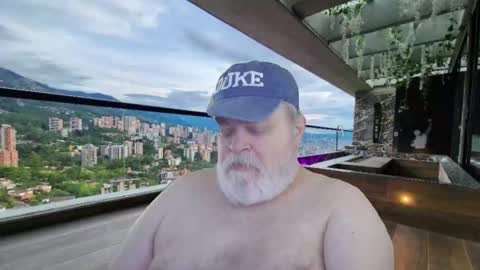 Snapshot of bear4muscle chatting on 03-15-26, 05:52 Dookie online show from 03-15-26, 05:52