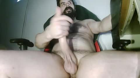 Snapshot of bearded_fellow chatting on 11-13-25, 07:02 bearded_fellow online show from 11-13-25, 07:02