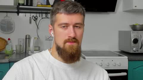 Snapshot of bearded_legend chatting on 09-22-25, 03:19 Zeus online show from 09-22-25, 03:19