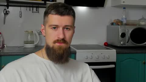 Snapshot of bearded_legend chatting on 10-15-25, 05:46 Zeus online show from 10-15-25, 05:46