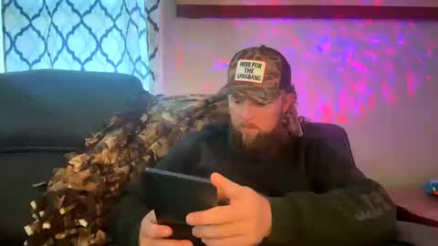 Snapshot of beardedstud4u chatting on 10-10-25, 02:16 beardedstud4u online show from 10-10-25, 02:16