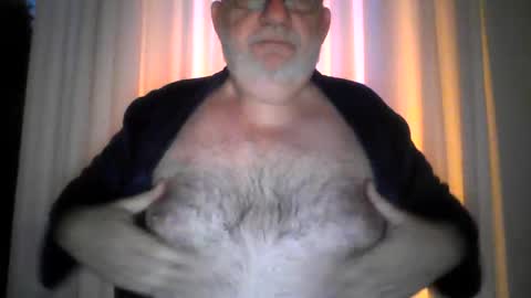 Snapshot of beardman916444 chatting on 12-24-24, 07:17 Beardman online show from 12-24-24, 07:17