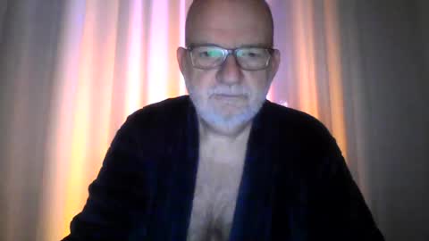 Snapshot of beardman916444 chatting on 12-25-24, 06:41 Beardman online show from 12-25-24, 06:41