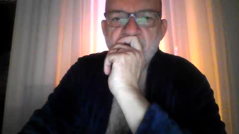 Snapshot of beardman916444 chatting on 12-26-24, 06:19 Beardman online show from 12-26-24, 06:19