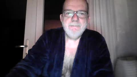 Snapshot of beardman916444 chatting on 01-24-25, 06:03 Beardman online show from 01-24-25, 06:03