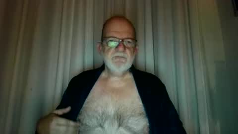 Snapshot of beardman916444 chatting on 11-08-25, 05:51 Beardman online show from 11-08-25, 05:51