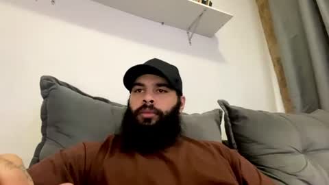 Snapshot of beardmax chatting on 06-20-26, 12:52 Min online show from 06-20-26, 12:52