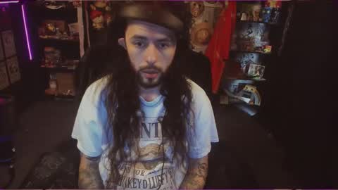 Snapshot of beastbxy chatting on 11-12-25, 10:41 beast bxy online show from 11-12-25, 10:41