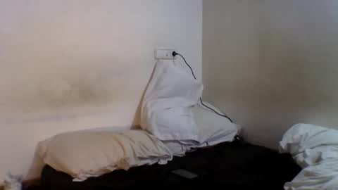 Snapshot of beasts_little_beauty chatting on 11-10-25, 11:26 Beast And His Beauty online show from 11-10-25, 11:26