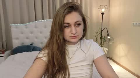 Snapshot of beataangel chatting on 05-11-26, 02:45 beataangel online show from 05-11-26, 02:45