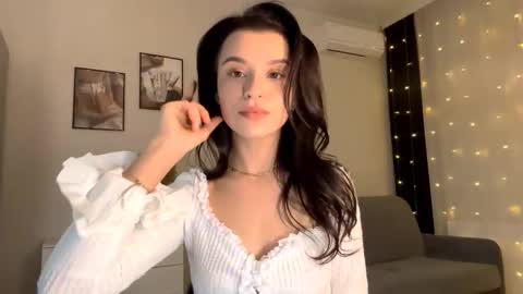 Katie online show from 11-21-25, 03:22