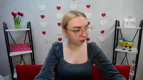 Snapshot of beatriceflyy chatting on 12-15-24, 10:50 BeatriceFlyy online show from 12-15-24, 10:50