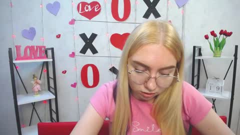 Snapshot of beatriceflyy chatting on 02-19-25, 12:22 BeatriceFlyy online show from 02-19-25, 12:22