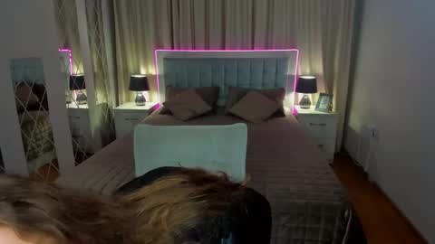 BeatriceWild online show from 11-16-25, 11:27