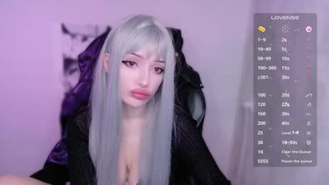 Snapshot of beaty_lilith chatting on 10-09-25, 05:38 beaty_lilith online show from 10-09-25, 05:38