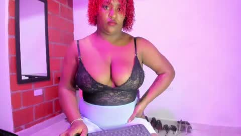 Snapshot of beatziedreams chatting on 07-24-26, 12:25 Beatzie online show from 07-24-26, 12:25